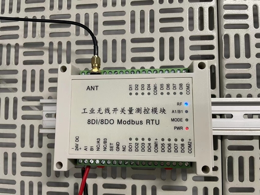 Contrôleur sans fil RTU 8DI8DO 2km Lora 433MHz de Modbus I O des 8 Manche